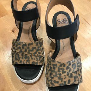 Sofft Samyra Wedges in Natural Leopard